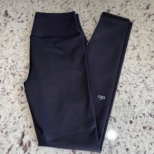 Alo air brushed leggings black glossy